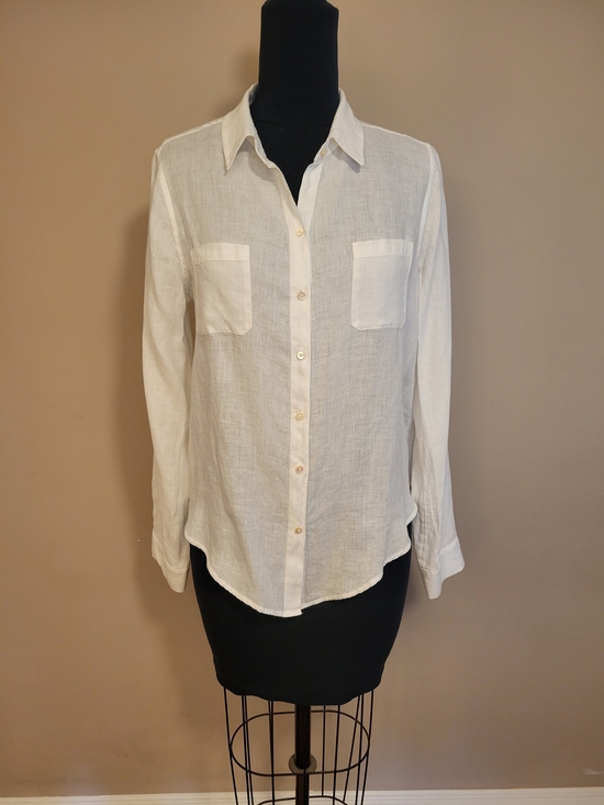 Lilly Pulitzer Tops - Lilly Pulitzer Sea View 100% Linen Classic White Button-Down Women's Shirt